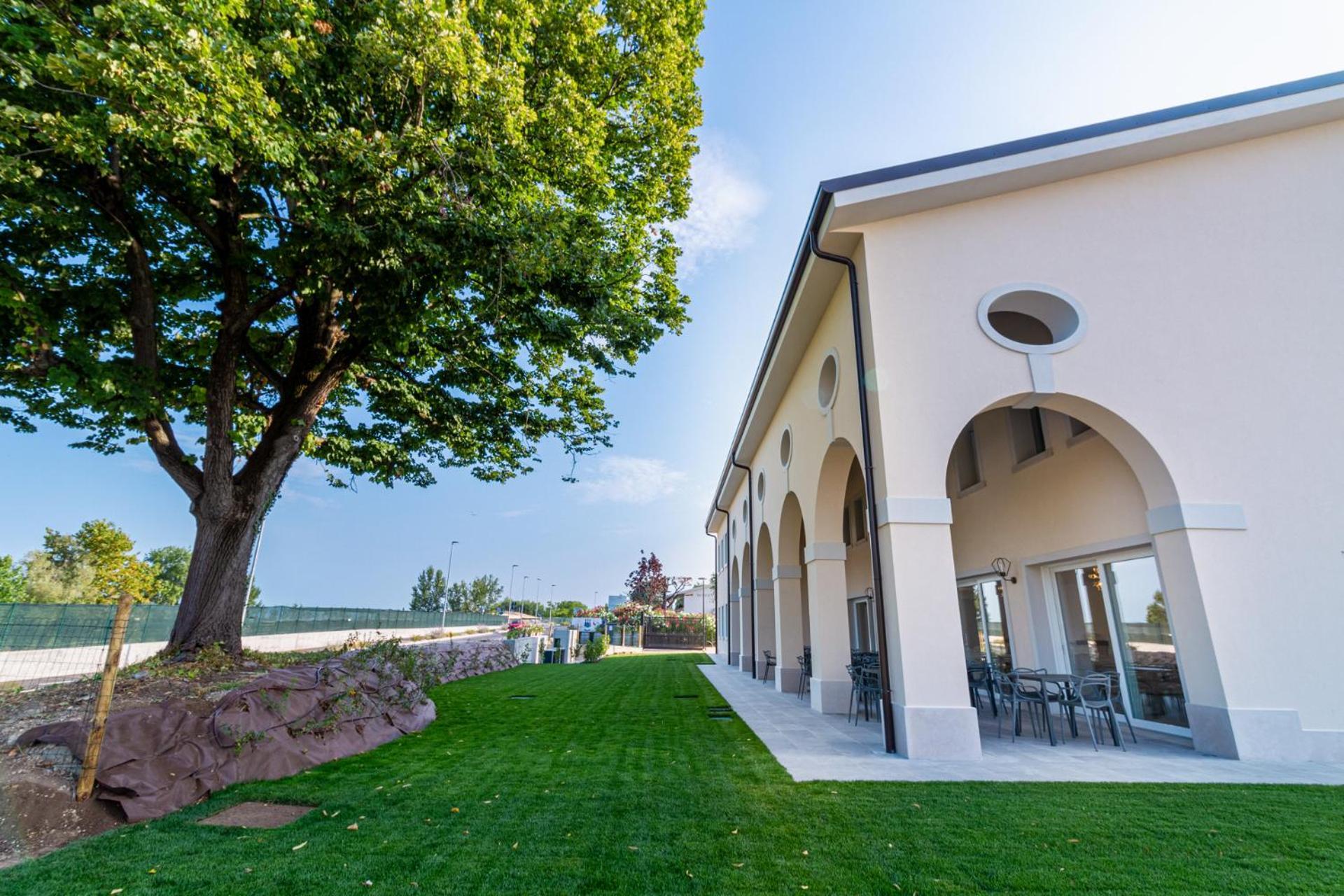 I Campi Wine Relais Ξενοδοχείο Ronchi  Εξωτερικό φωτογραφία