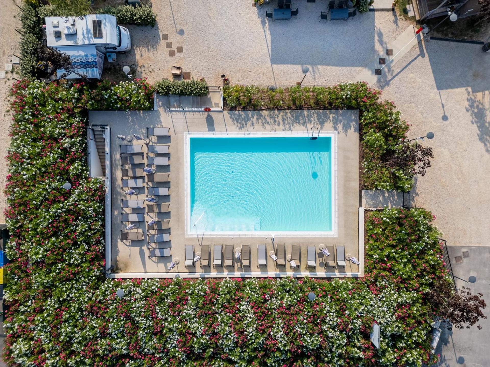 I Campi Wine Relais Ξενοδοχείο Ronchi  Εξωτερικό φωτογραφία